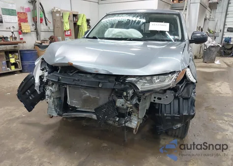 2016 Mitsubishi Outlander Es z USA, uszkodzony, nr VIN JA4AD2A3XGZ013593